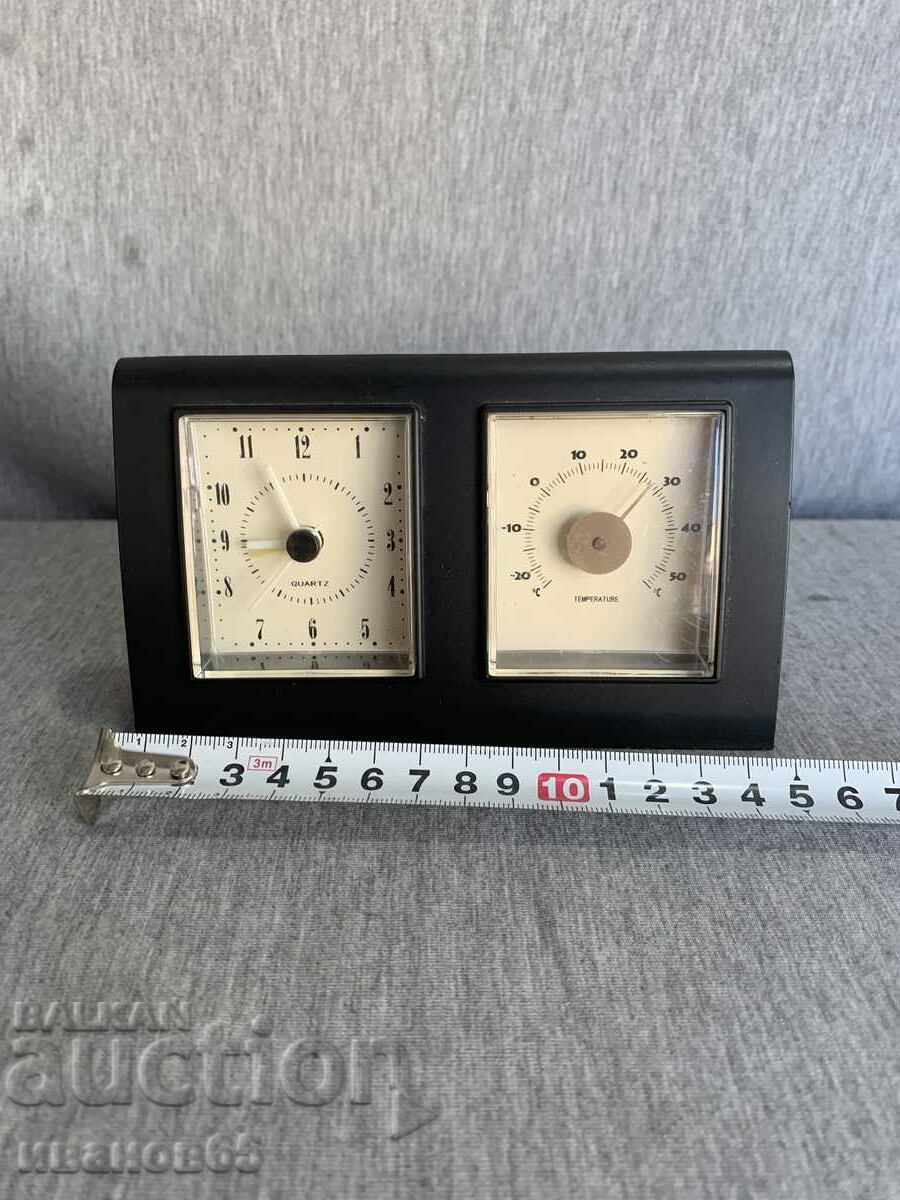 quartz alarm clock with thermometer