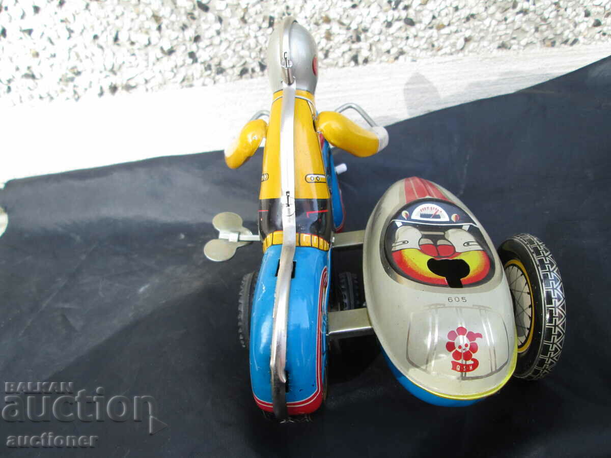 Δημοπρασία ΠΑΛΙΑ VINTAGE ΠΑΙΧΝΙΔΙ ΜΟΤΟΣΥΚΛΕΤΑ ΜΕ ΚΑΛΑΘΙ-1970 Δημοπρασία ΠΑΛΙΑ VINTAGE ΠΑΙΧΝΙΔΙ ΜΟΤΟΣΥΚΛΕΤΑ ΜΕ ΚΑΛΑΘΙ-1970