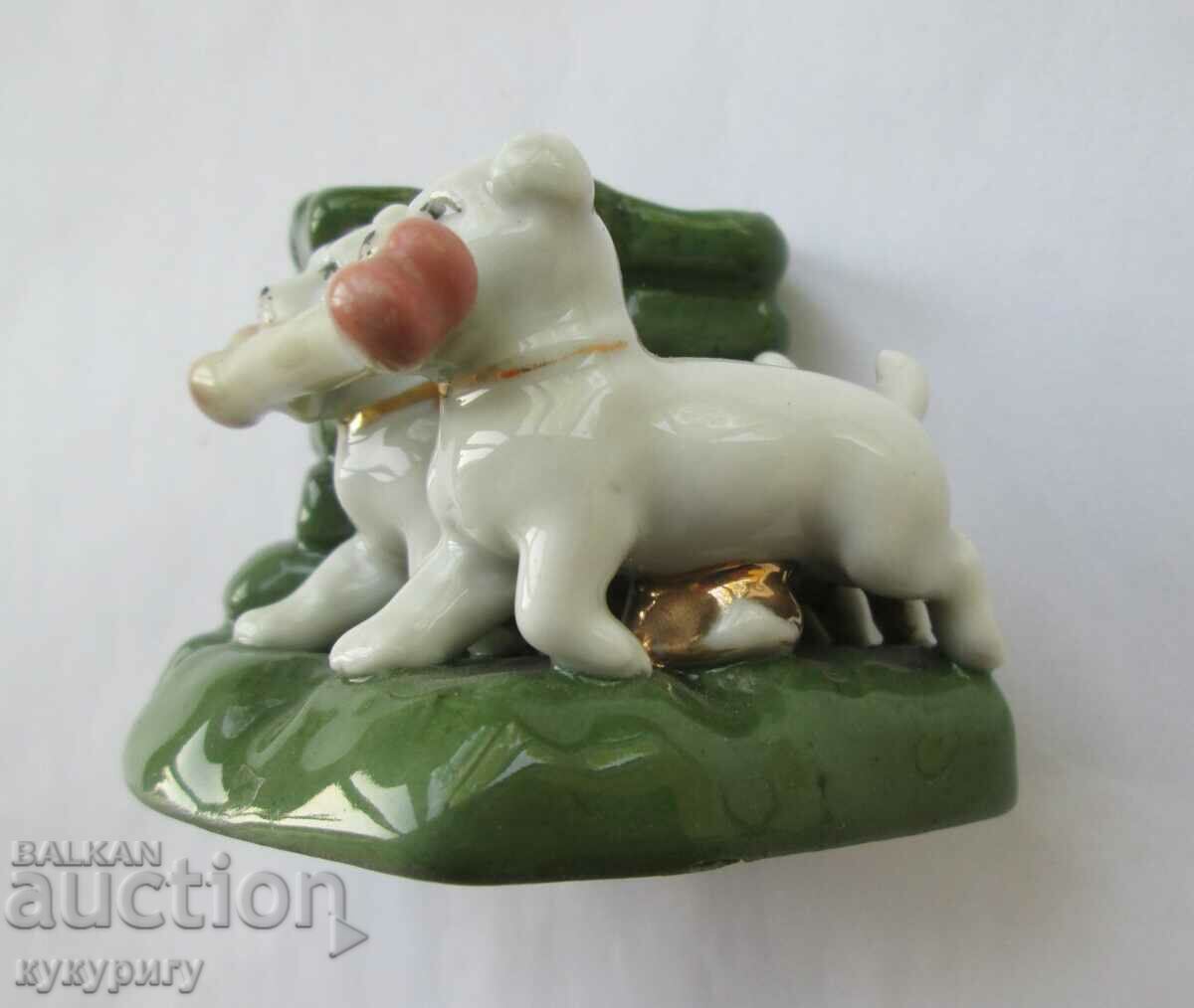 Delivery of Old porcelain figure figurine and vase with two dogs Delivery of Old porcelain figure figurine and vase with two dogs