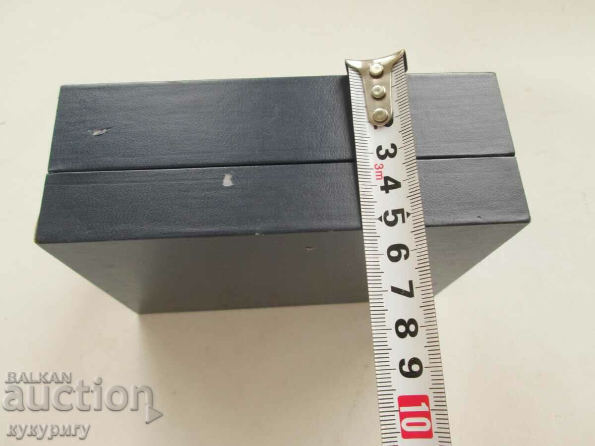 Cutie originală veche pentru ceasul de mână Seiko SEIKO cu preț 45.00 BGN | € 23.01 Cutie originală veche pentru ceasul de mână Seiko SEIKO cu preț 45.00 BGN | € 23.01