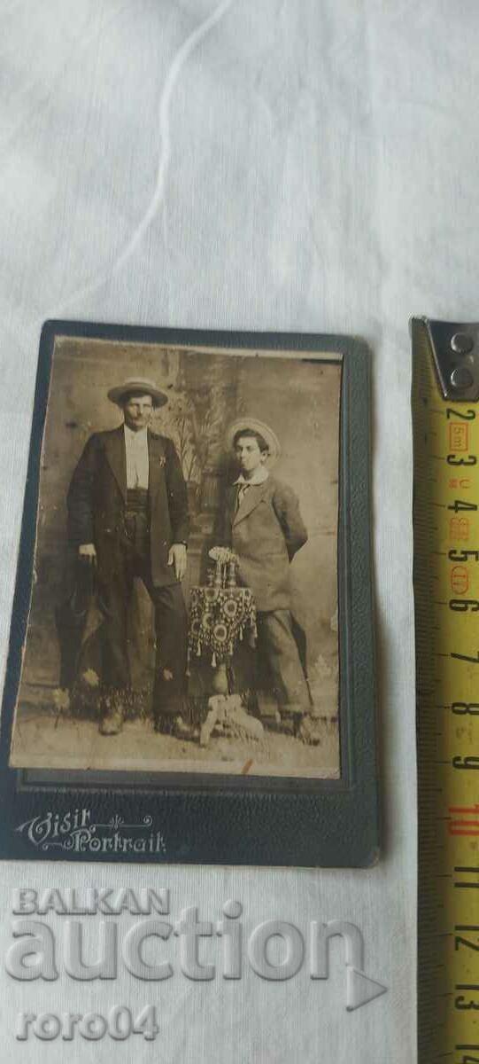 Auction  OLD PHOTO - CARDBOARD