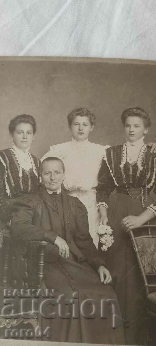 OLD PHOTO - CARDBOARD with price € 10.99 | 21.49 BGN