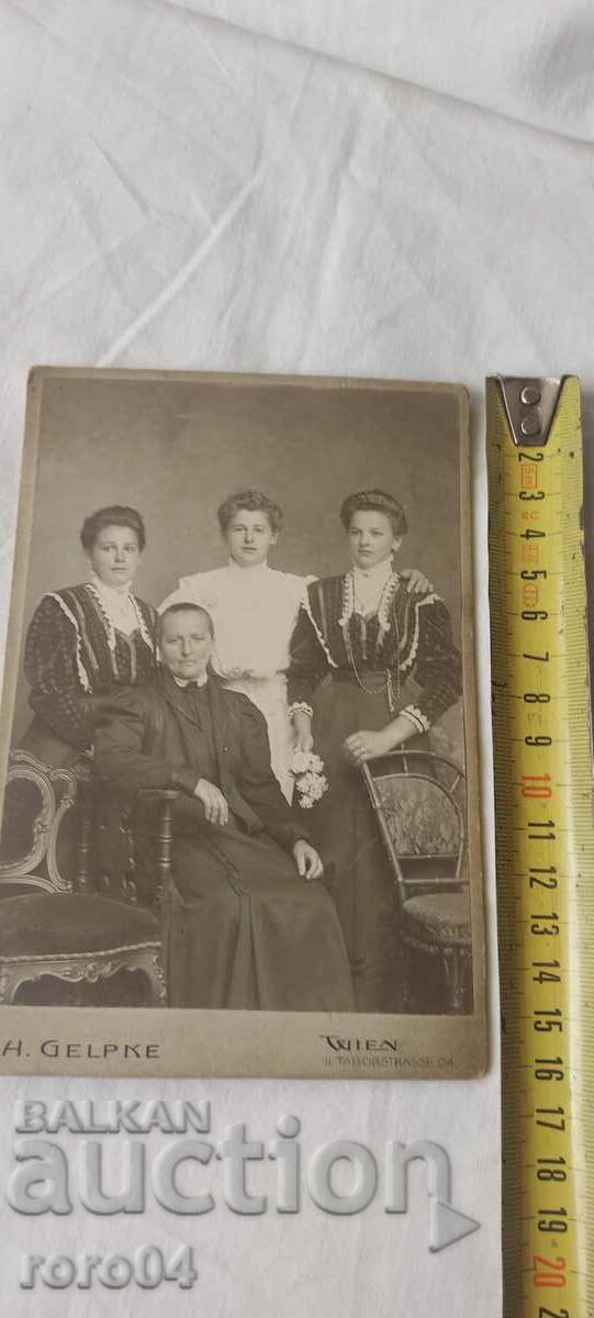 Auction  OLD PHOTO - CARDBOARD