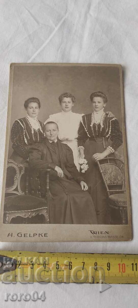 Delivery of OLD PHOTO - CARDBOARD