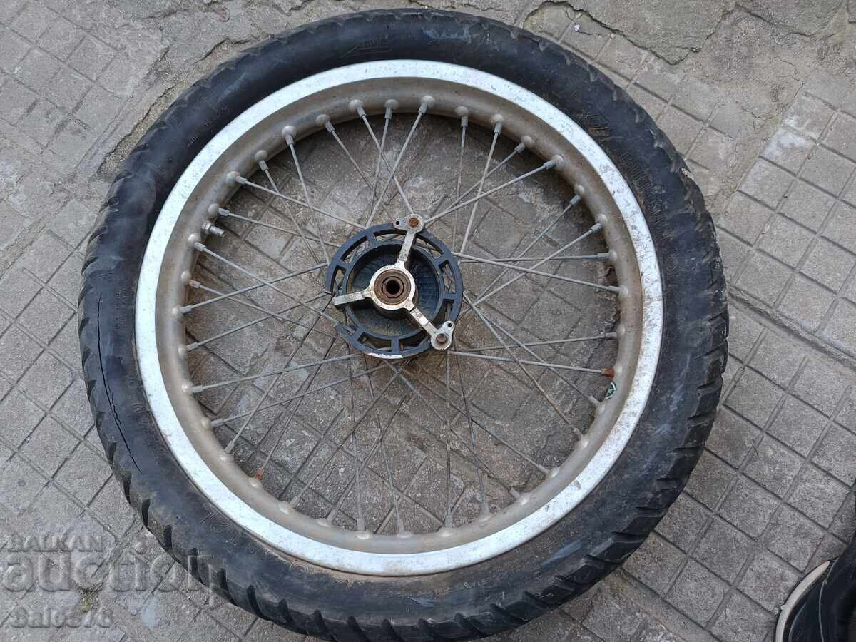 Delivery of Capla with rubber enduro bike Delivery of Capla with rubber enduro bike