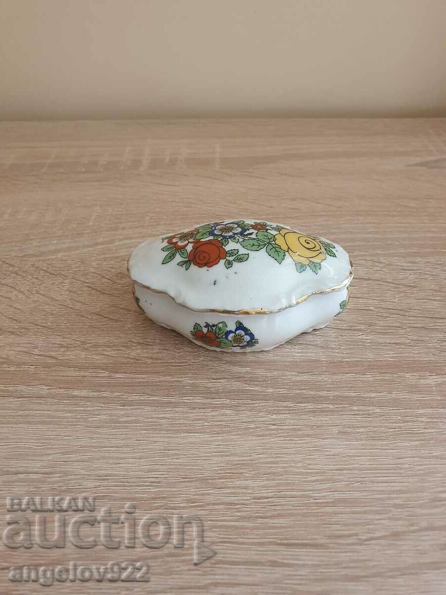 Porcelain jewelry box with markings!