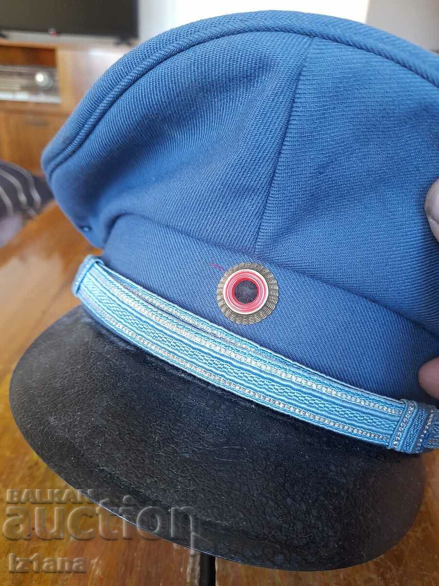 Стара военна фуражка с цена 42.00 лв. | € 21.47 Стара военна фуражка с цена 42.00 лв. | € 21.47