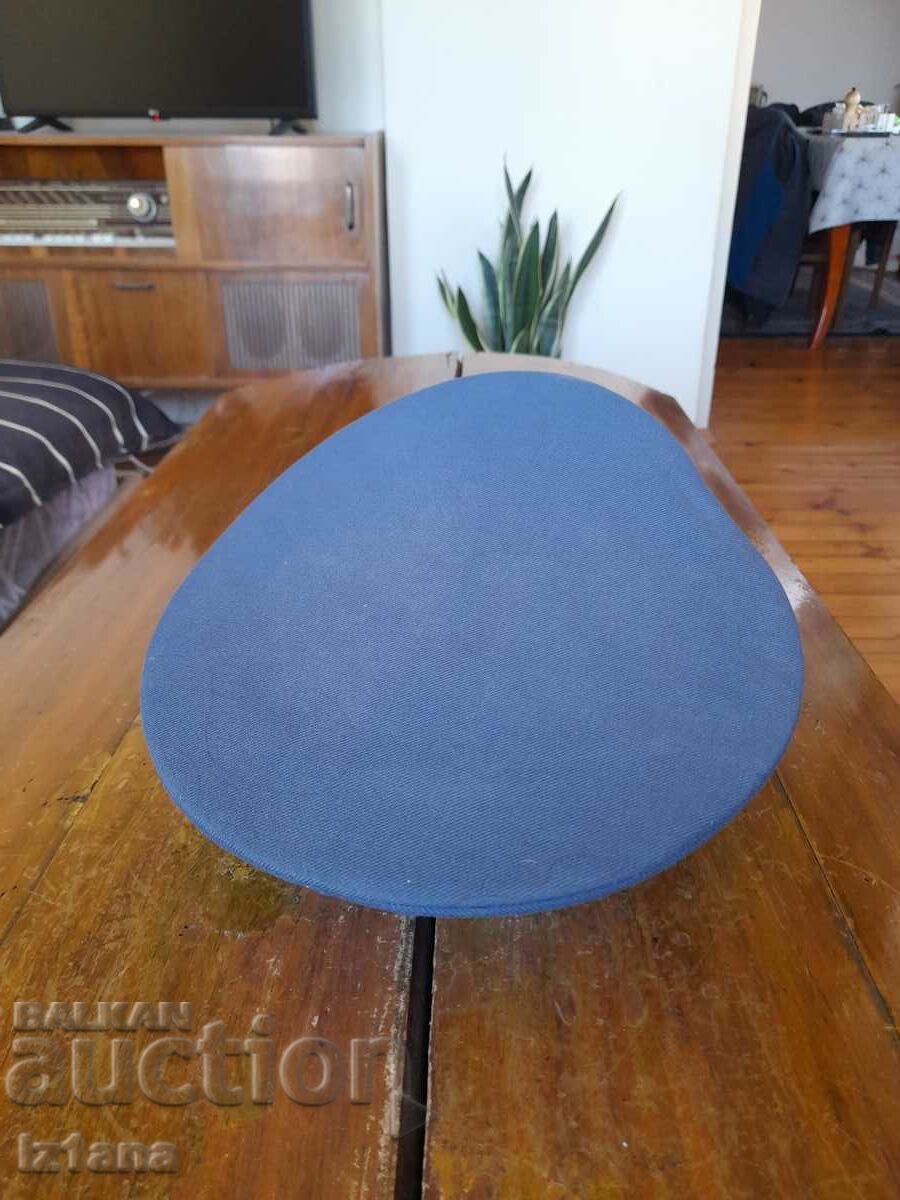 Доставка на Стара военна фуражка Доставка на Стара военна фуражка