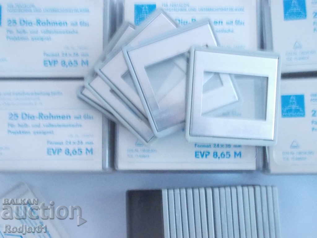 Delivery of for photo enthusiasts - frames for slides Delivery of for photo enthusiasts - frames for slides