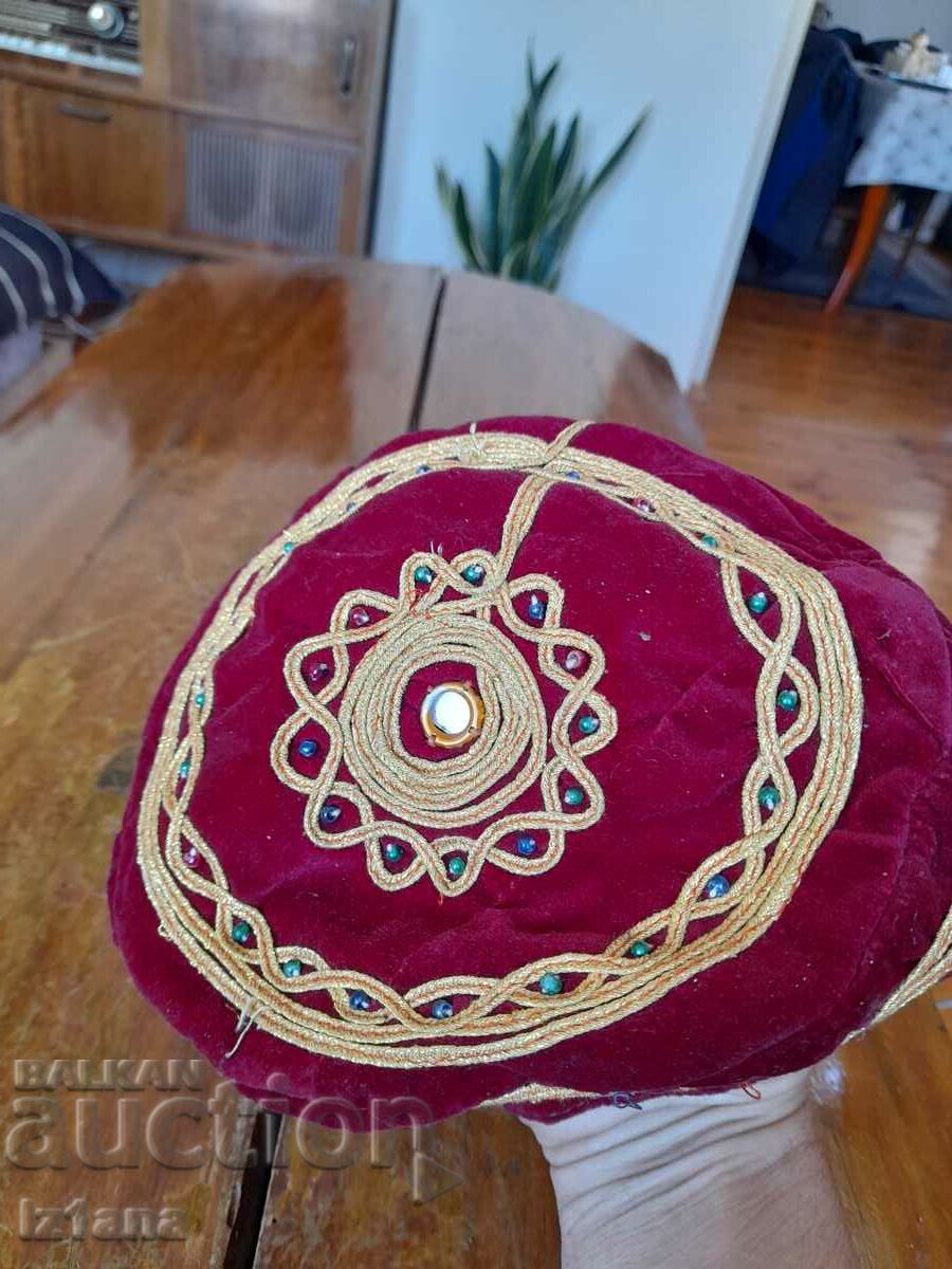 Auction Old ethnic hat Auction Old ethnic hat