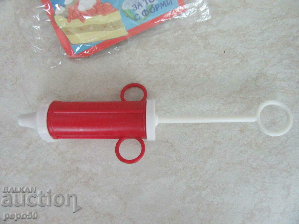 Παράδοση ΝΕΑ ΠΛΑΣΤΙΚΗ ΣΥΡΙΓΓΑ ΓΙΑ SOCA CAKE