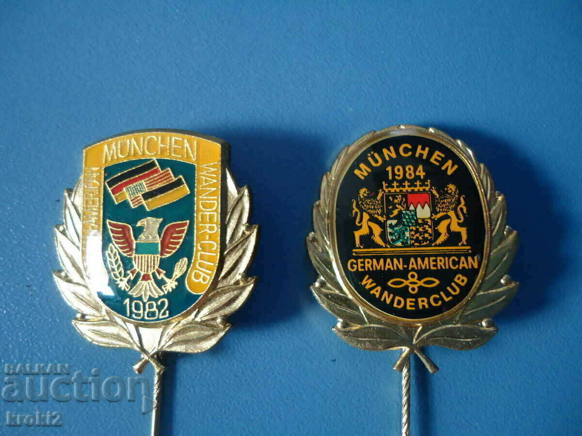 Două insigne vechi cu preț € 15.00 | 29.34 BGN