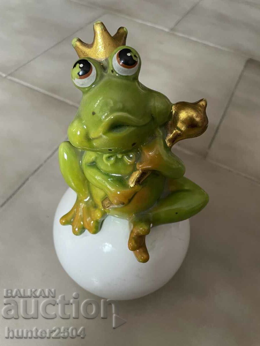The frog prince-18 cm, porcelain