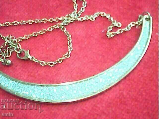 Delivery of beautiful gold plated costume necklace Delivery of beautiful gold plated costume necklace