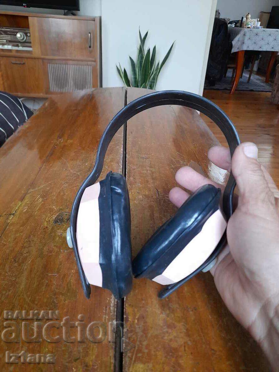 Παλιά σιγαστήρες, αντίφωνα με τιμή 16.00 BGN | € 8.18 Παλιά σιγαστήρες, αντίφωνα με τιμή 16.00 BGN | € 8.18