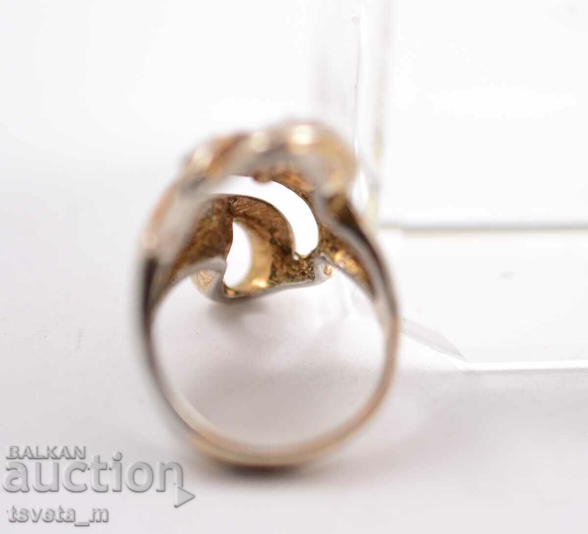 Ladies ring with price 4.00 BGN | € 2.05 Ladies ring with price 4.00 BGN | € 2.05