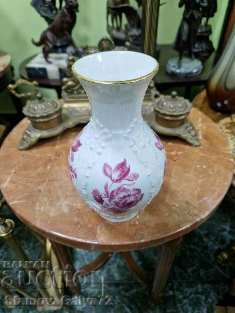 Auction A wonderful antique Royal KPM porcelain vase Auction A wonderful antique Royal KPM porcelain vase
