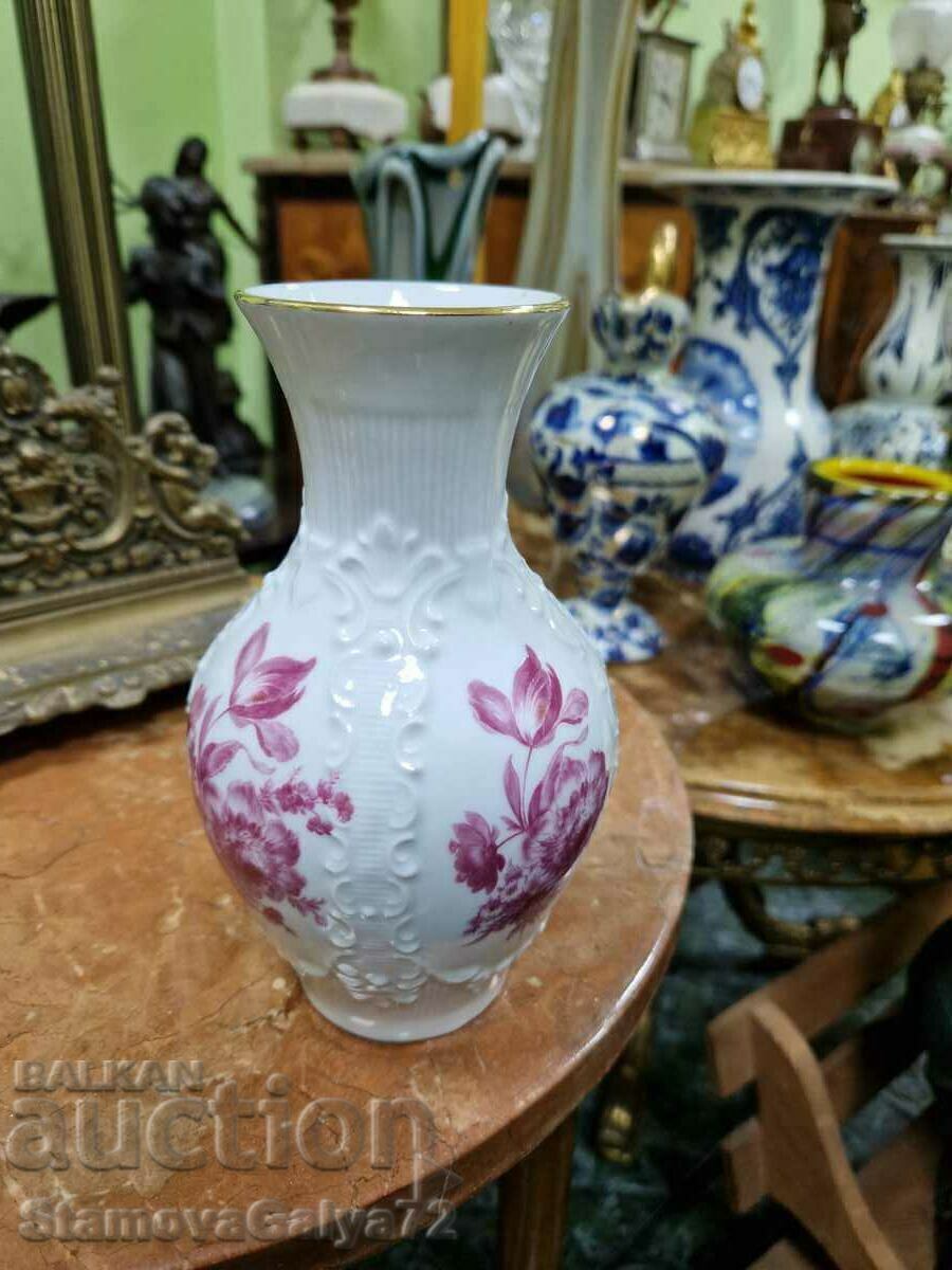 Delivery of A wonderful antique Royal KPM porcelain vase Delivery of A wonderful antique Royal KPM porcelain vase