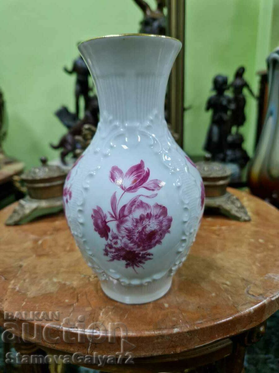 A wonderful antique Royal KPM porcelain vase A wonderful antique Royal KPM porcelain vase