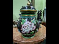 Чудесна антикварна колекционерска ваза урна Клоазоне
