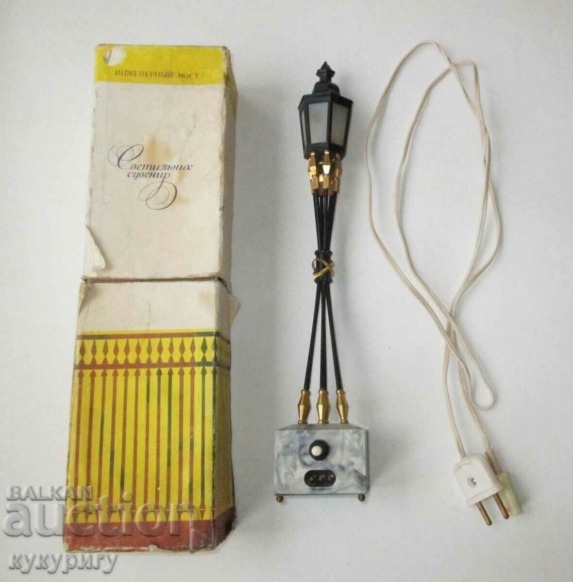 Lampă de masă electrică suvenir Old Sots Russian URSS cu cutie cu preț € 48.12 | 94.11 BGN