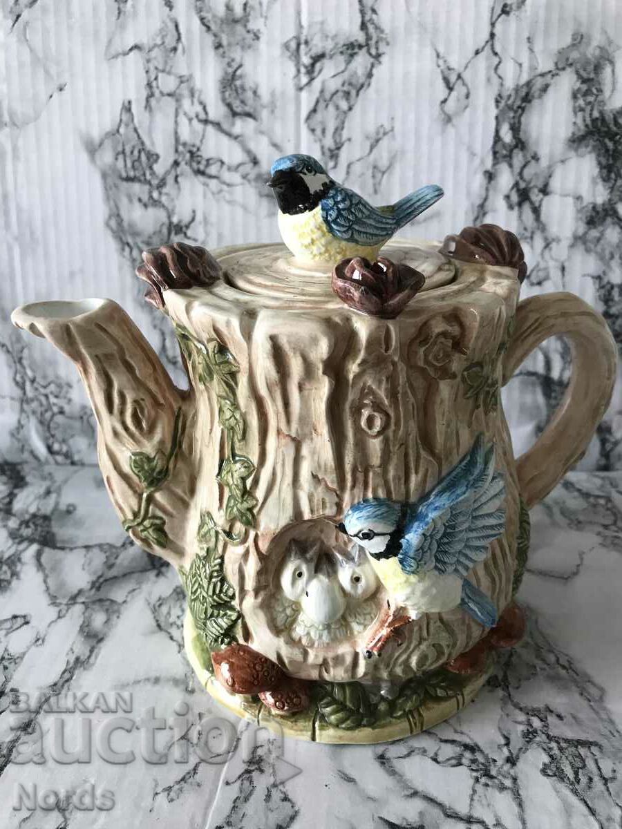 A beautiful Leonardo teapot