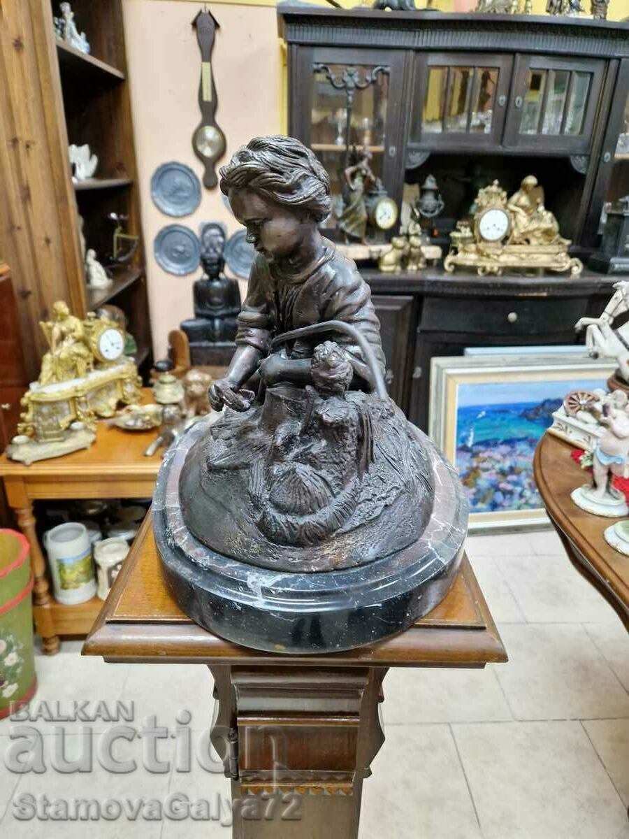 Доставка на Страхотна антикварна френска бронзова фигура Доставка на Страхотна антикварна френска бронзова фигура