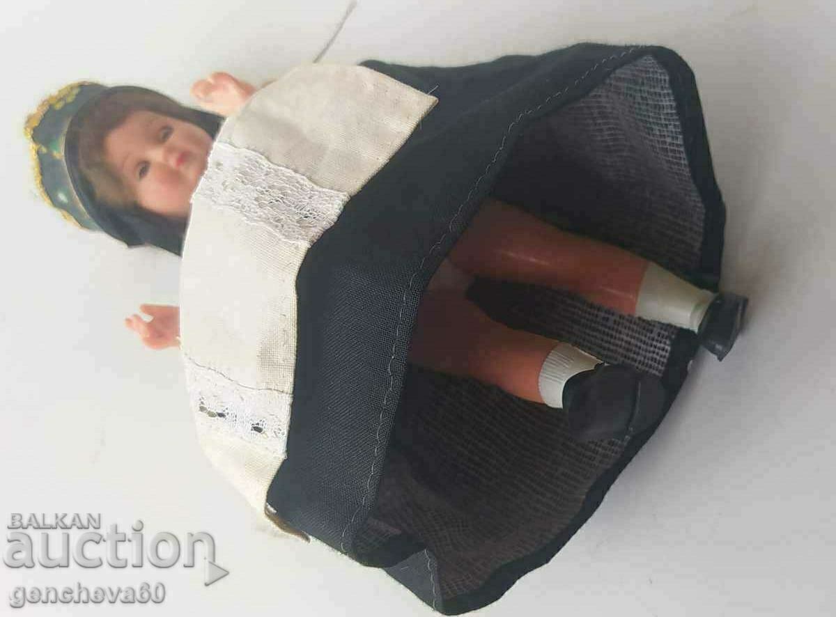 Vintage folkloric doll with blinking eyes - 6 Vintage folkloric doll with blinking eyes - 6