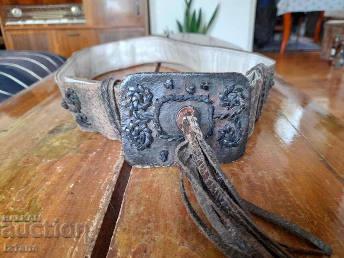 Cureaua de piele pentru femei in varsta cu preț 16.00 BGN | € 8.18