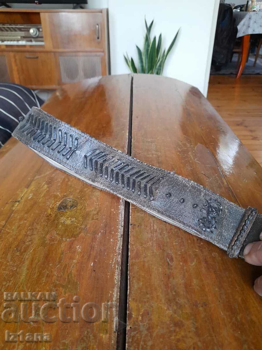 Livrarea Cureaua de piele pentru femei in varsta