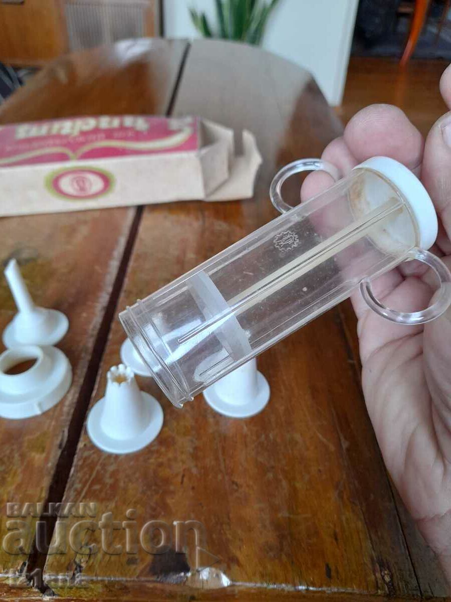 Auction  Old cake nozzle