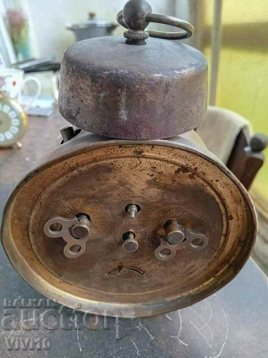 Μοναδικό γερμανικό ξυπνητήρι με τιμή € 40.00 | 78.23 BGN