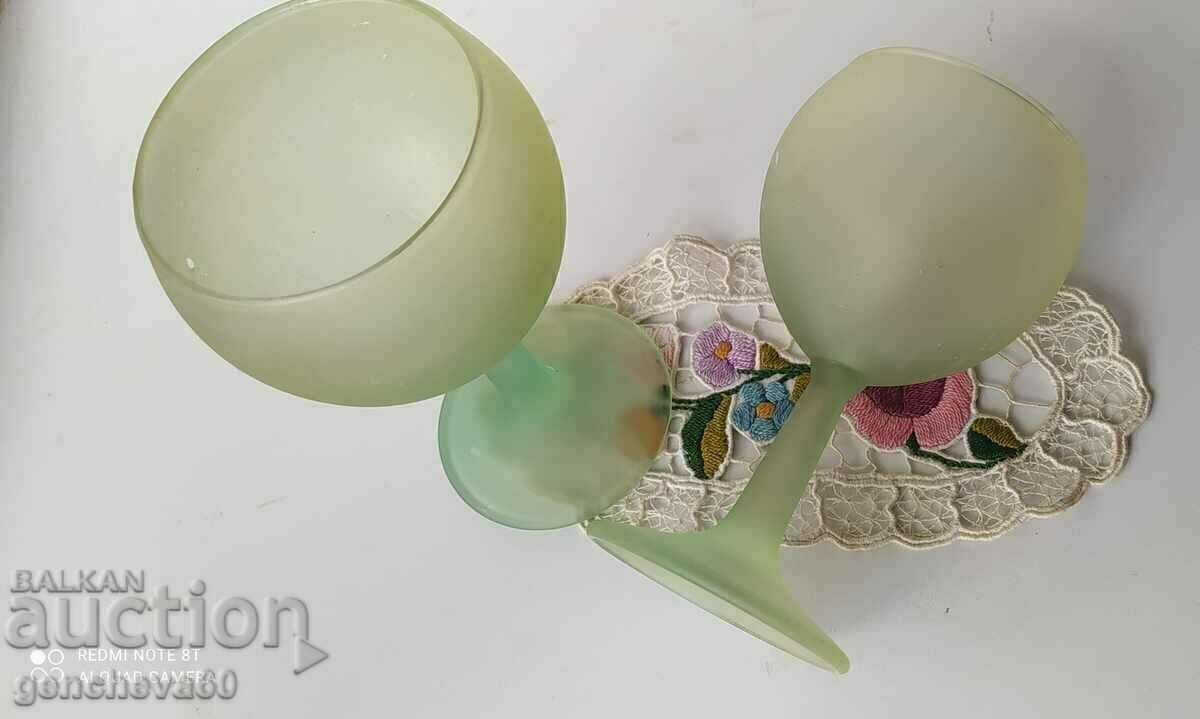 Livrarea Pahare de cristal cu scaun inalt