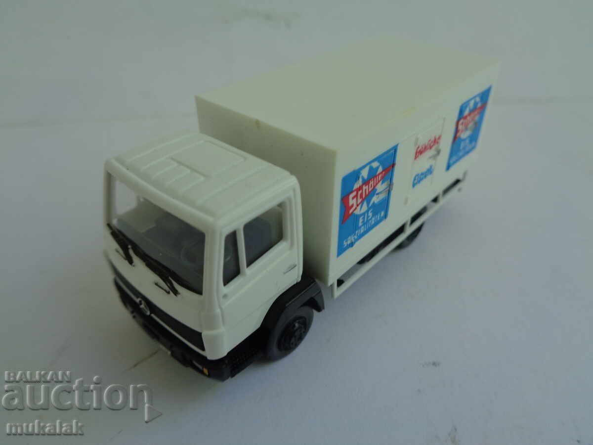 WIKING 1:87 H0 MERCEDES 814 ICE CREAM TRUCK MODEL - 5 WIKING 1:87 H0 MERCEDES 814 ICE CREAM TRUCK MODEL - 5