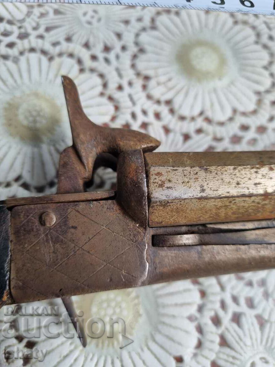 Auction An old gun Auction An old gun