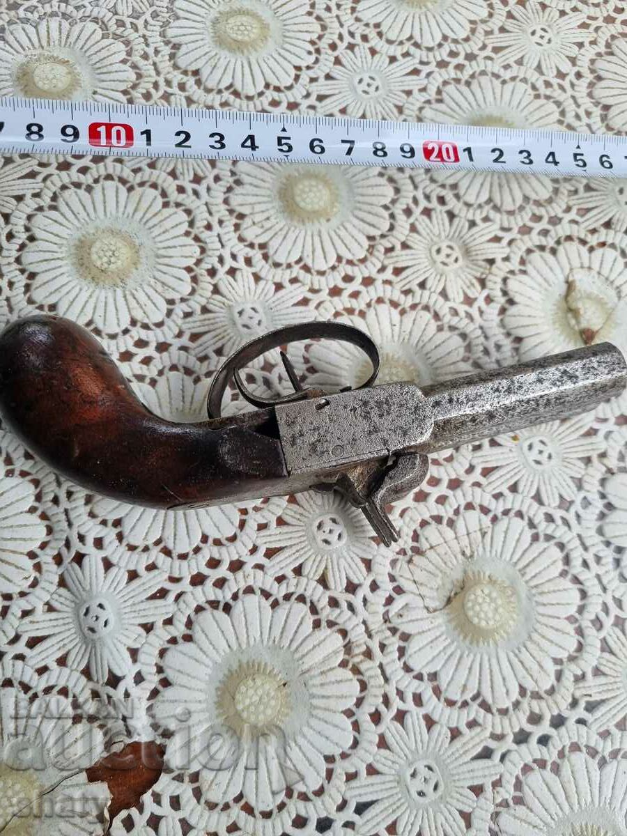 Δημοπρασία Ένα παλιό όπλο Δημοπρασία Ένα παλιό όπλο