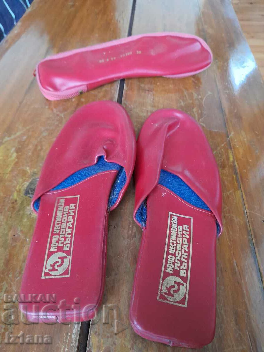 Auction  Old shoes, slippers