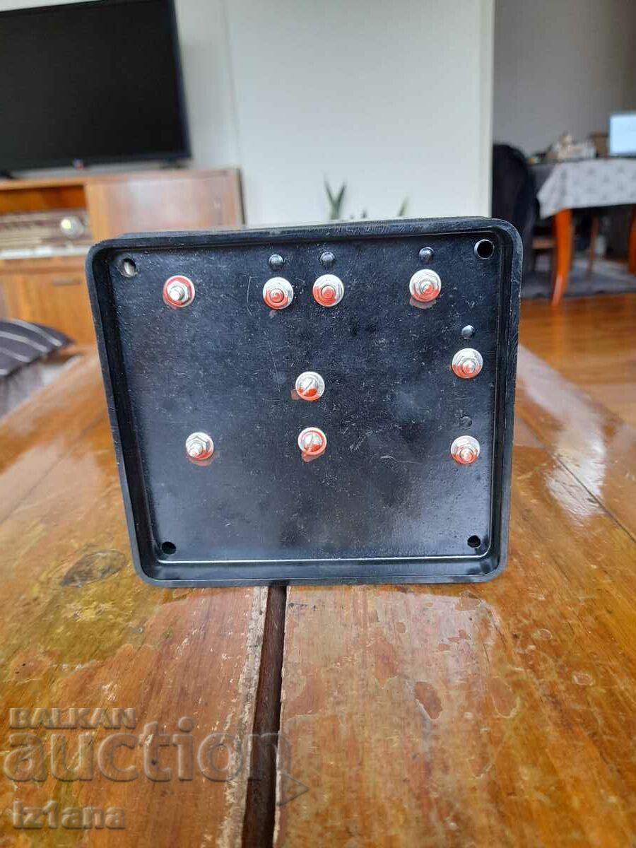 Licitație Vechi releu electric de putere РЖ-2-10А