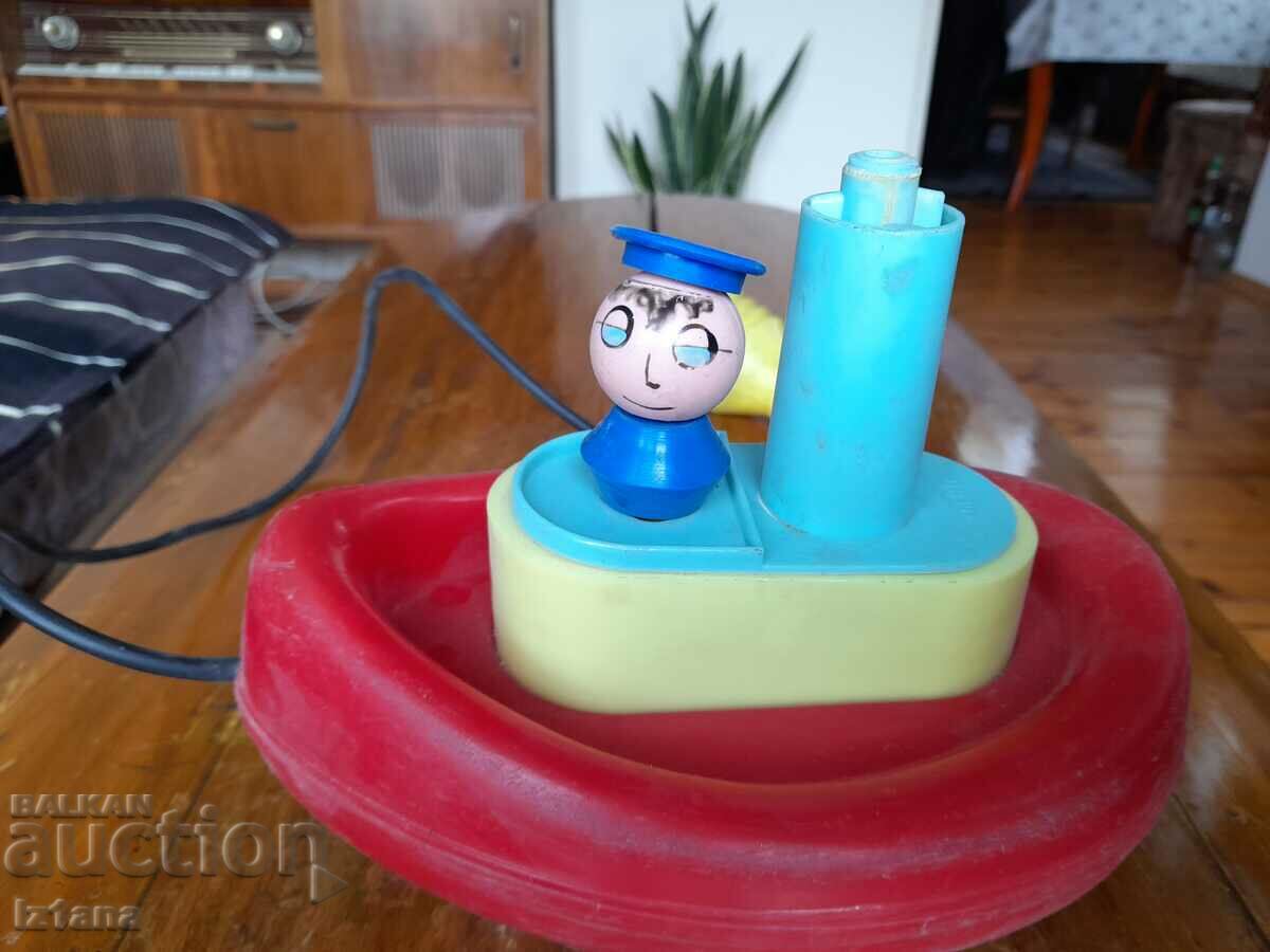 Παλιά βάρκα, πλοίο, ατμόπλοιο με τιμή 85.00 BGN | € 43.46 Παλιά βάρκα, πλοίο, ατμόπλοιο με τιμή 85.00 BGN | € 43.46