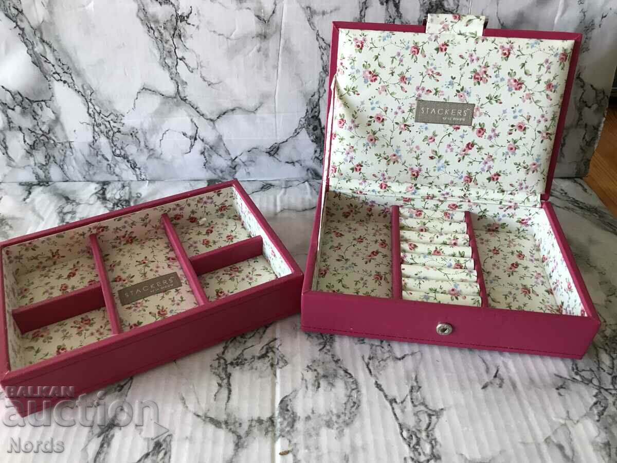 Jewelry box in two parts