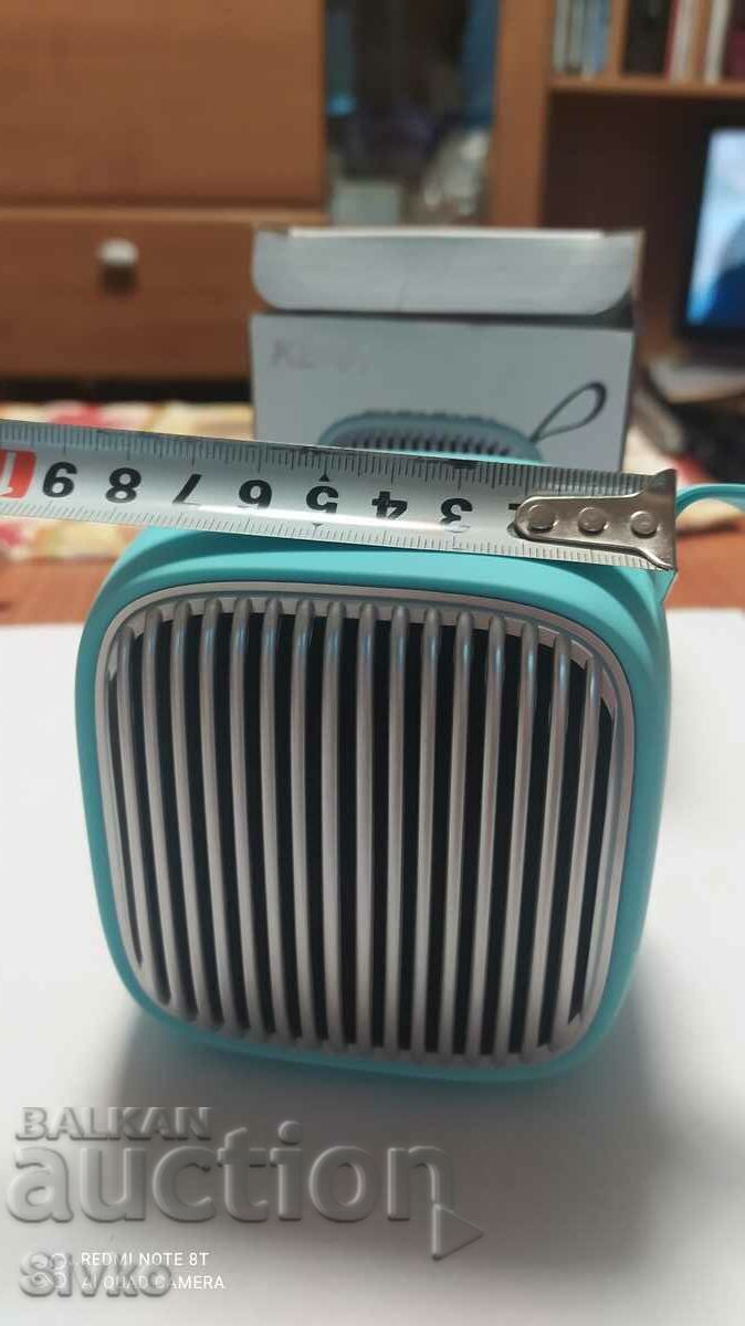 Auction  Loudspeaker blue new