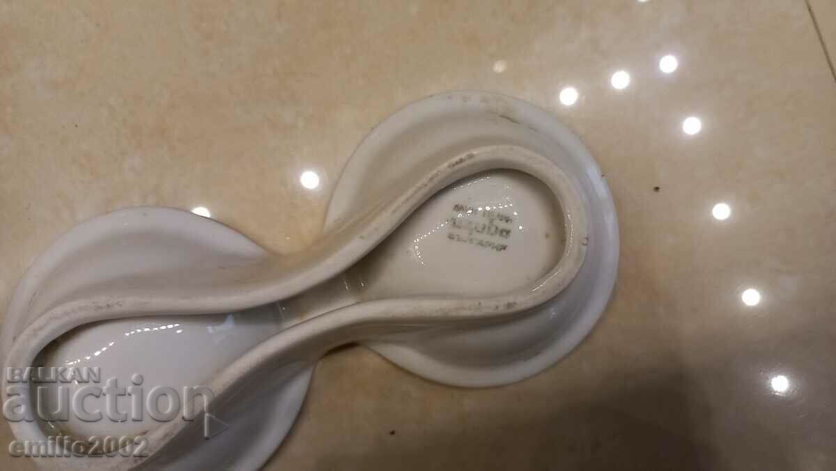 Delivery of Porcelain salt shakers retro social