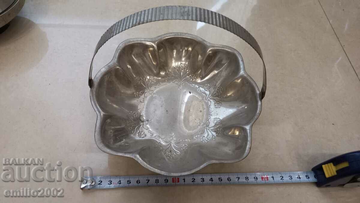 Metal candy box retro social with price 7.00 BGN | € 3.58 Metal candy box retro social with price 7.00 BGN | € 3.58