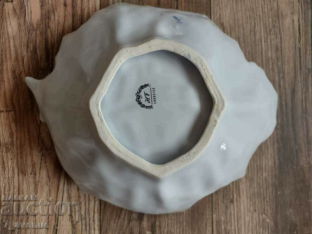 Licitație Bol din porțelan, mare, formă: frunză, sigiliu, 20.04.24 Licitație Bol din porțelan, mare, formă: frunză, sigiliu, 20.04.24