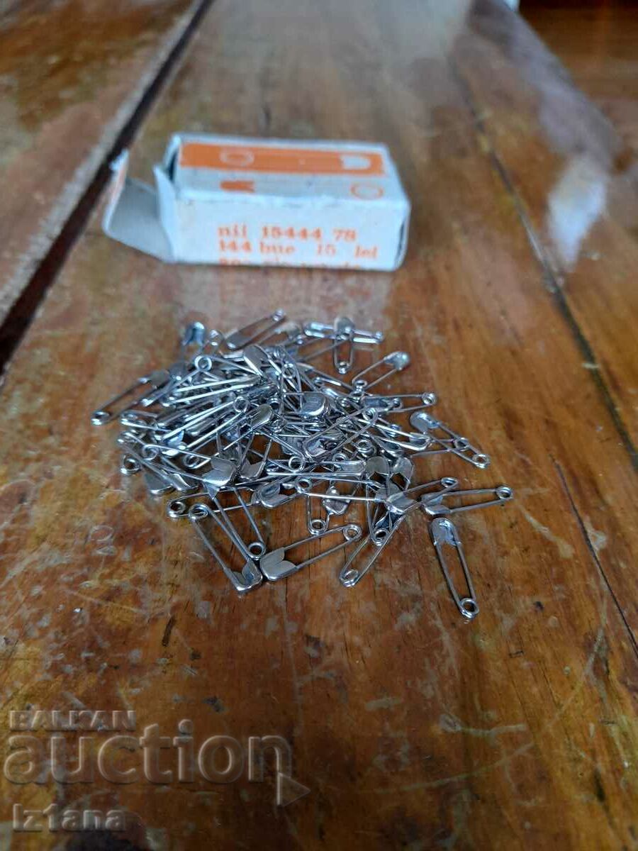Old safety pins with price 16.00 BGN | € 8.18 Old safety pins with price 16.00 BGN | € 8.18