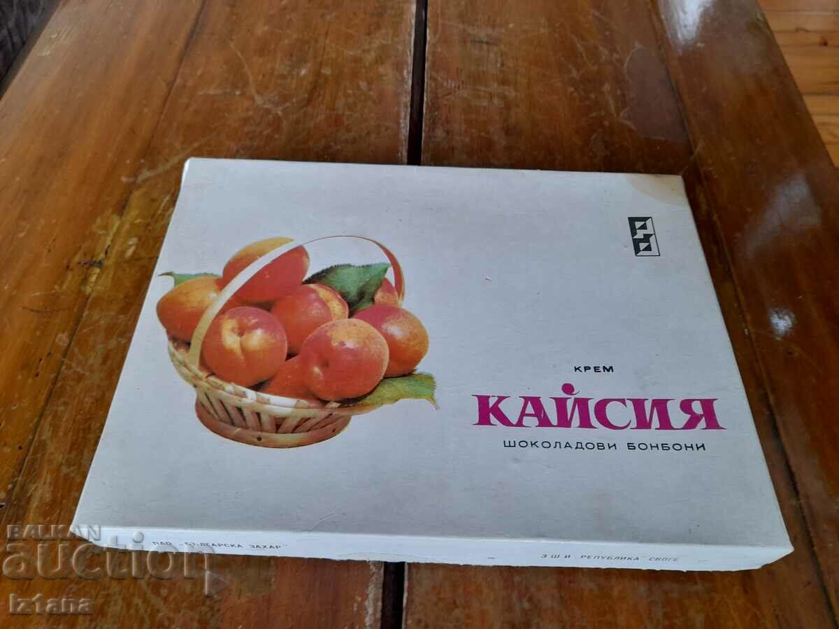 An old box of Apricot Chocolates with price 11.00 BGN | € 5.62 An old box of Apricot Chocolates with price 11.00 BGN | € 5.62