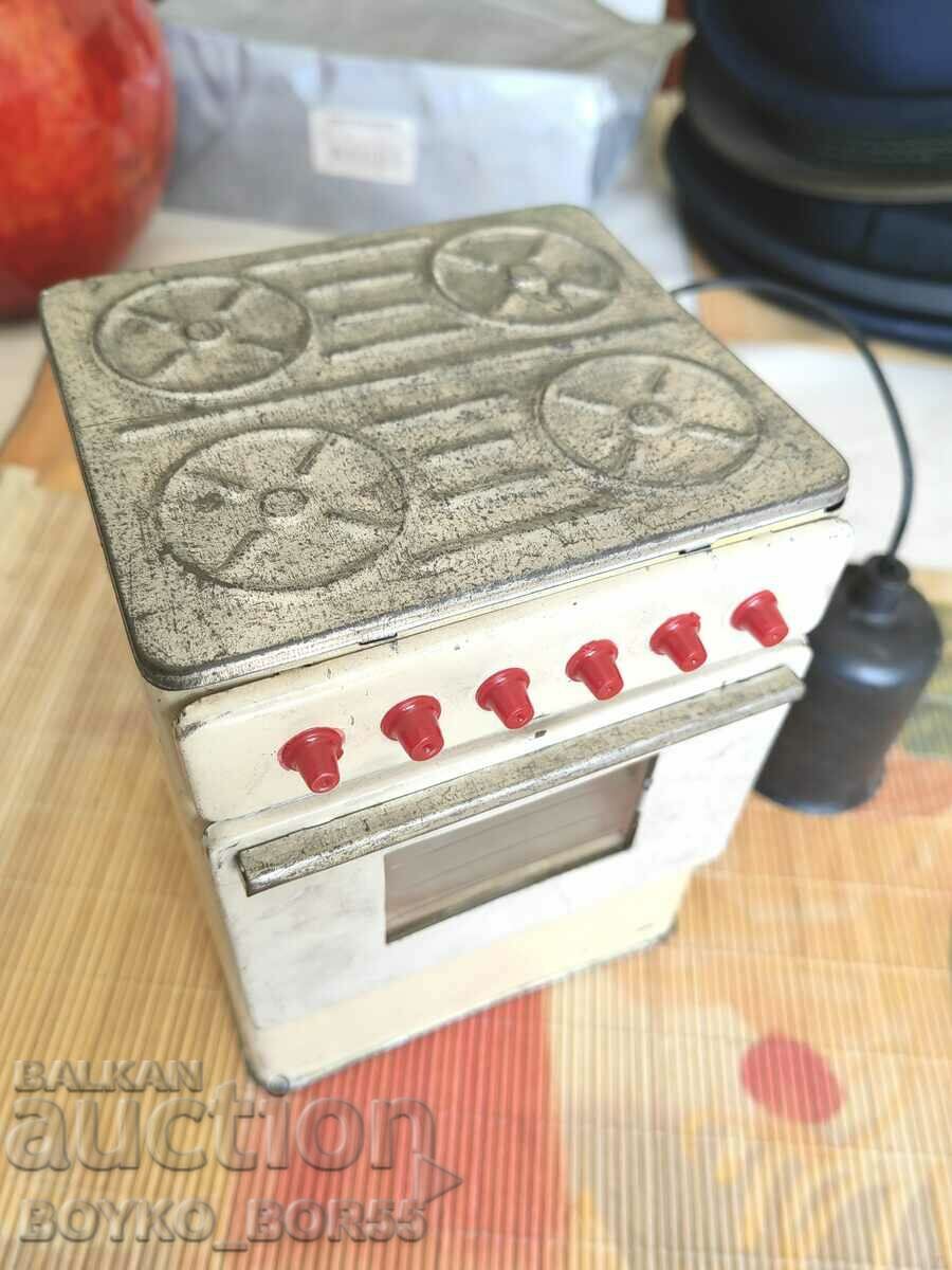 Auction Large Tinplate Soc Children's Toy Gas Stove 1950s Auction Large Tinplate Soc Children's Toy Gas Stove 1950s