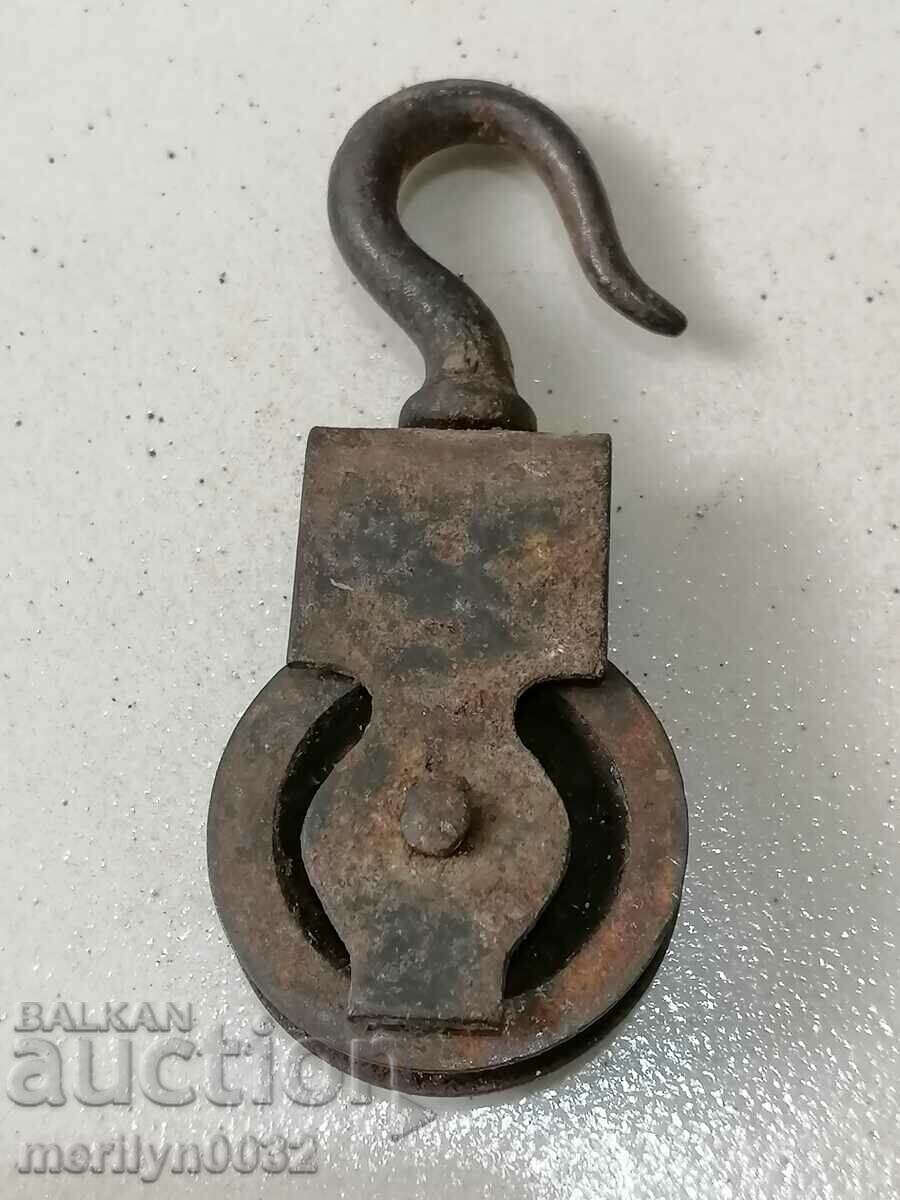 Old wrought pulley polyspast wrought iron pulley pulley with price 39.00 BGN | € 19.94