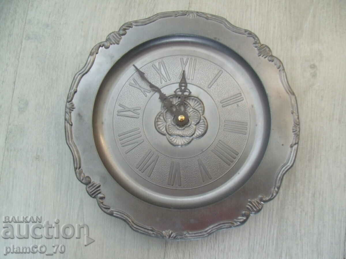 No.*7483 old clock - metal / pewter - zinn
