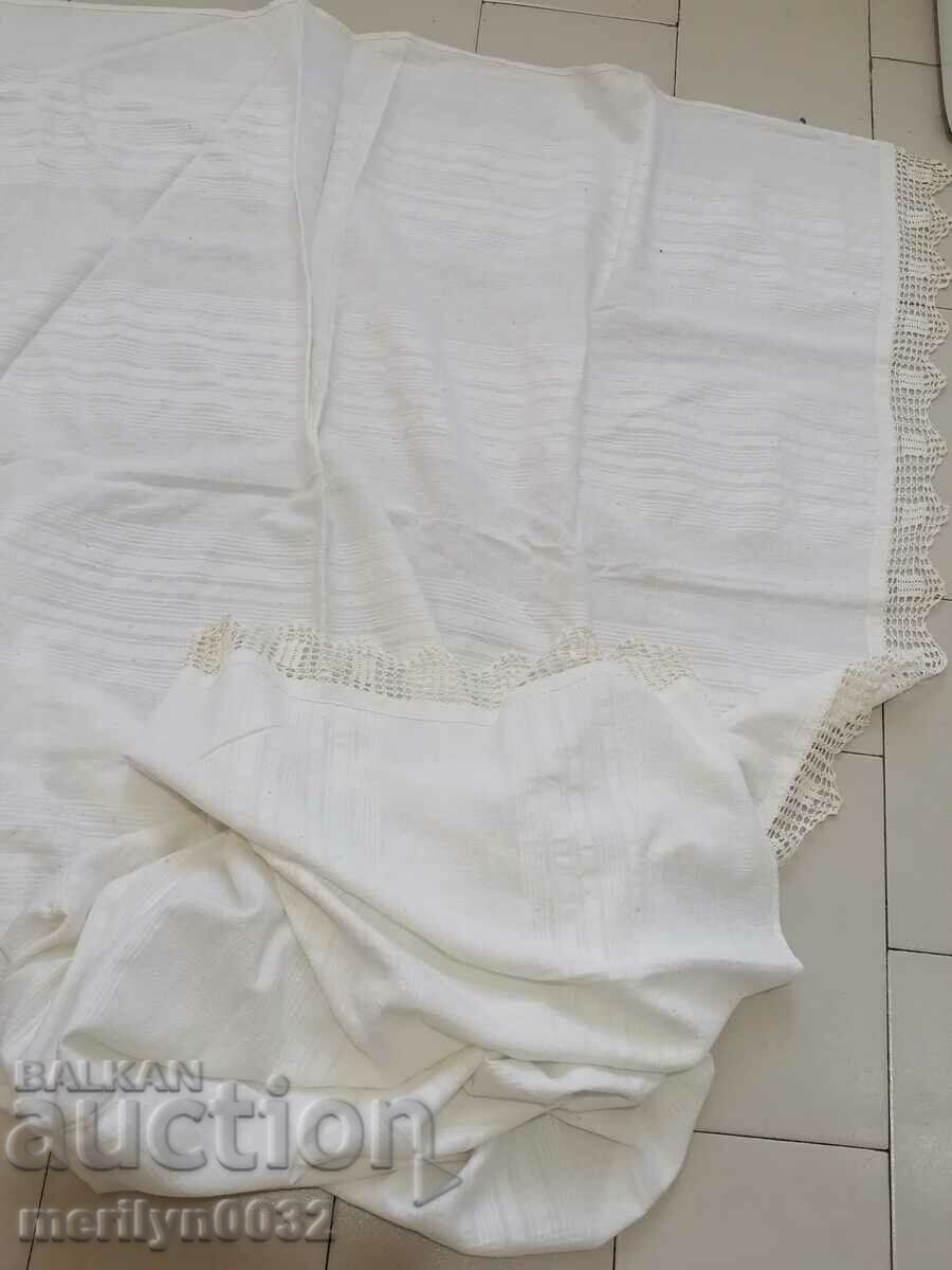 Vintage hand woven bed sheet with lace border - 5